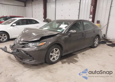 2018 Toyota Camry Hybrid Le z USA, uszkodzony, nr VIN 4T1B31HK6JU504392